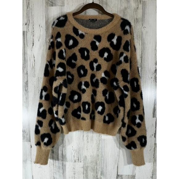 Express Outlet Womens Sweater Size Large Leopard Animal Soft Fuzzy Cropped Boxy - Picture 1 of 8